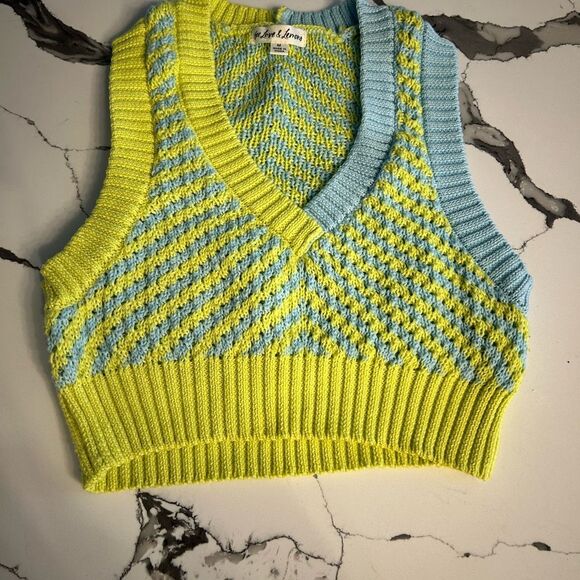 FOR LOVE & LEMONS Sweater Vest Top Medium - Picture 1 of 4
